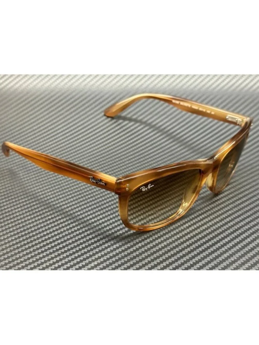 Ray-Ban new tags